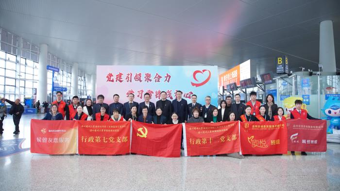 DSC08353(1).jpg DSC08353(1).jpg